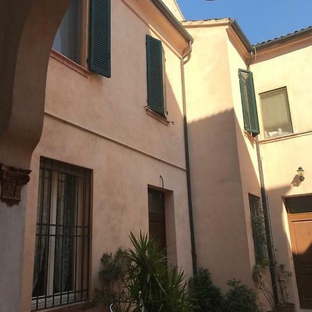 Elena Apartment Ферара Екстериор снимка